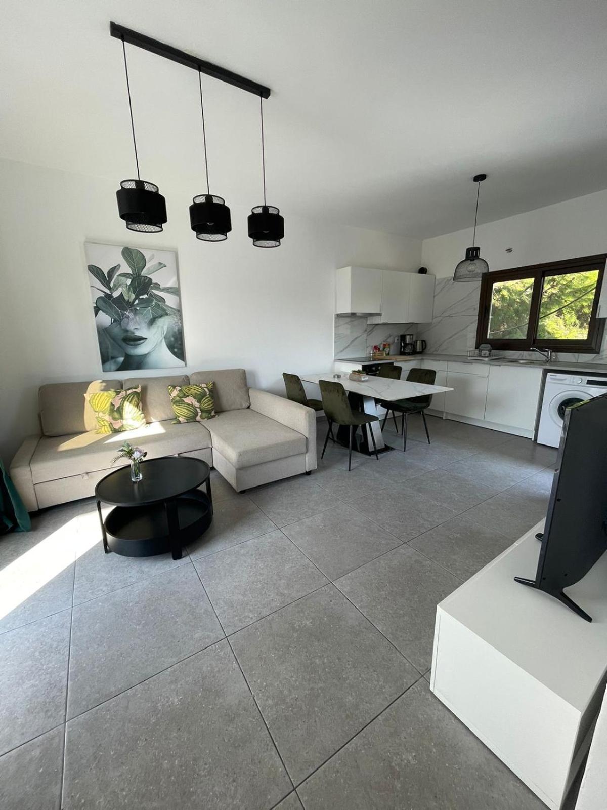 Serenityone - Centrally Located One Bedroom Apt ไอยานาปา ภายนอก รูปภาพ
