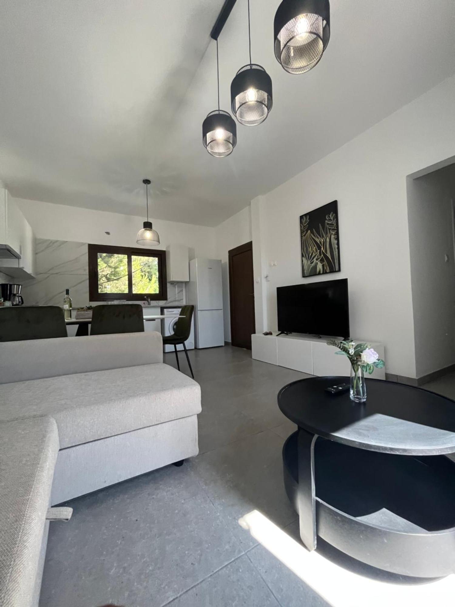 Serenityone - Centrally Located One Bedroom Apt ไอยานาปา ภายนอก รูปภาพ