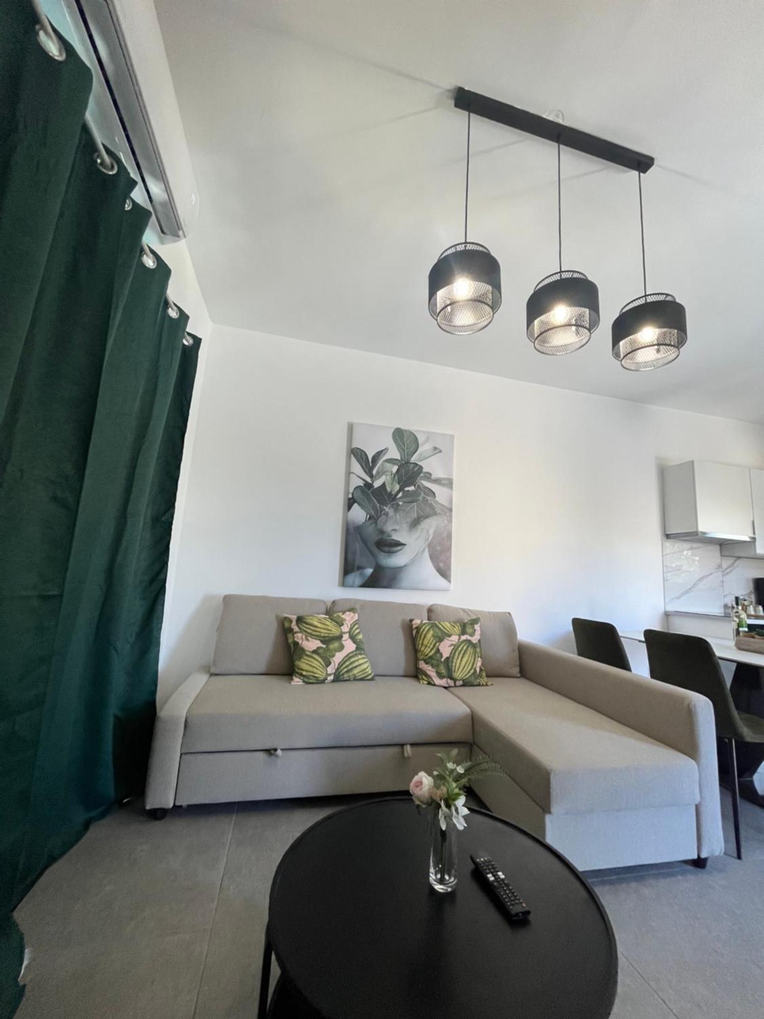 Serenityone - Centrally Located One Bedroom Apt ไอยานาปา ภายนอก รูปภาพ