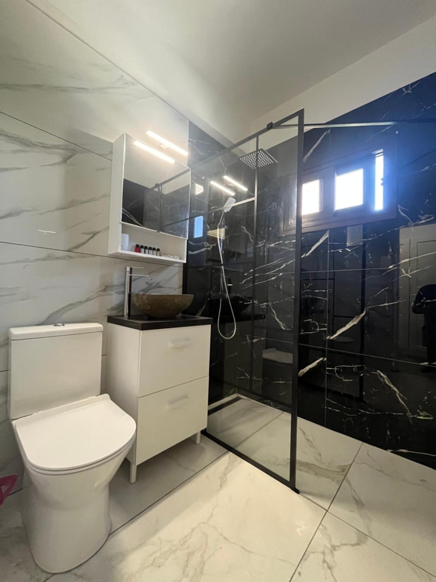Serenityone - Centrally Located One Bedroom Apt ไอยานาปา ภายนอก รูปภาพ
