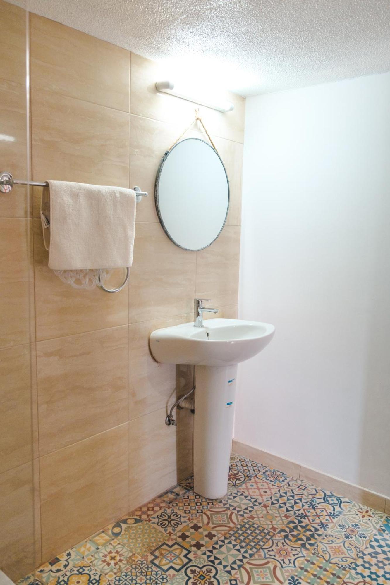 Serenityone - Centrally Located One Bedroom Apt ไอยานาปา ภายนอก รูปภาพ