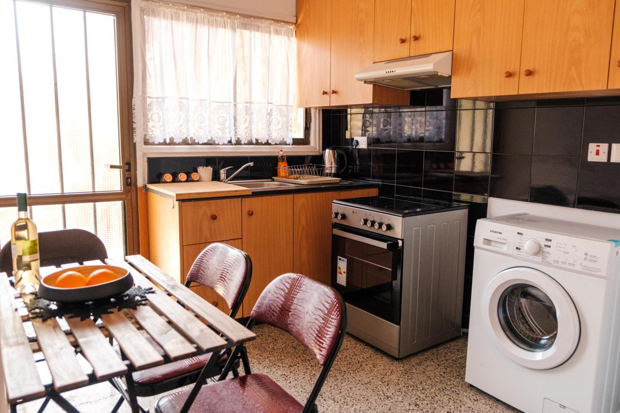 Serenityone - Centrally Located One Bedroom Apt ไอยานาปา ภายนอก รูปภาพ