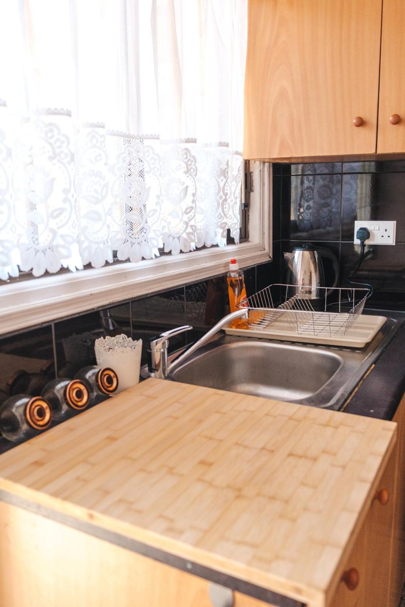 Serenityone - Centrally Located One Bedroom Apt ไอยานาปา ภายนอก รูปภาพ